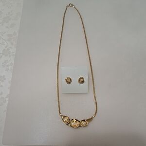 Vintage Avon Golden Bloom Calla Lily Necklace and Earrings